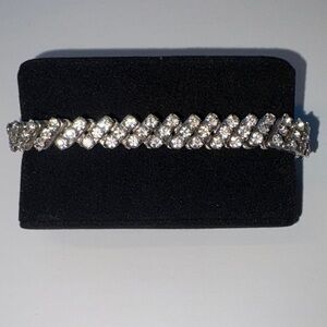 Vintage Silver Tone Clear Rhinestone Expanding Bracelet